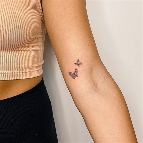 brazo tatuajes pequeños para mujer|tatuajes en el brazo minimalistas.